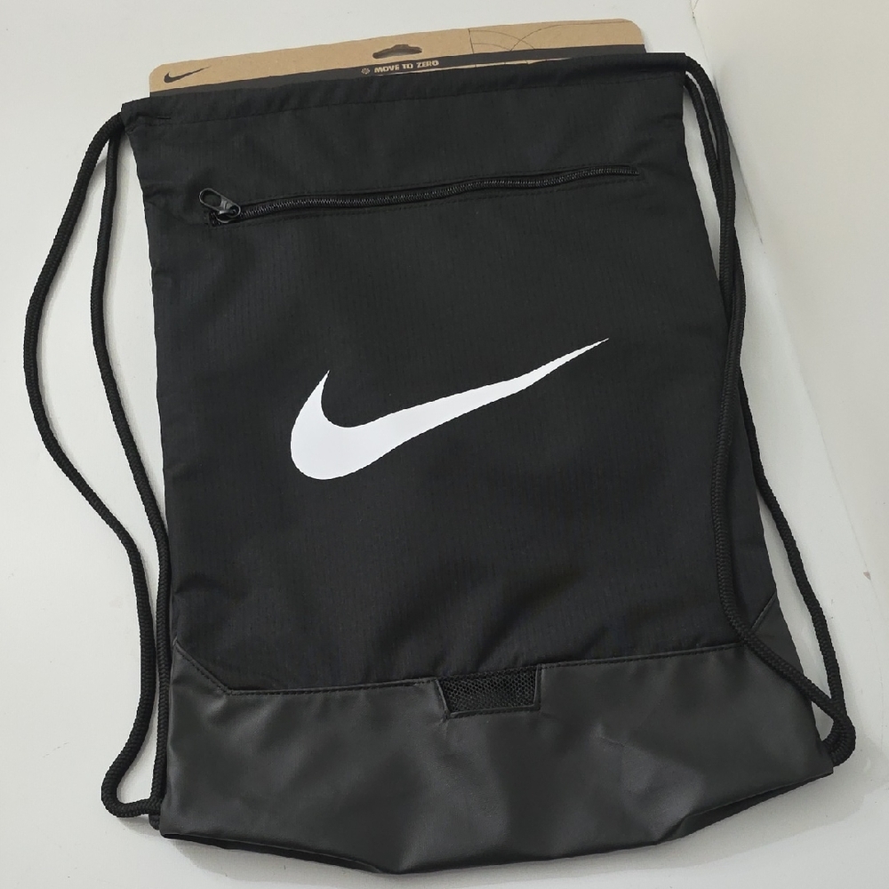Nike Men's Black and White Drawstring Backpack, NWT